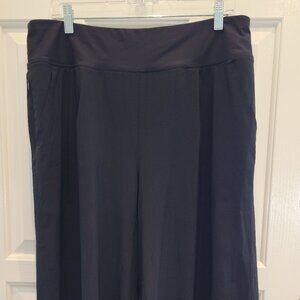 Black high-waisted wide leg cropped pants